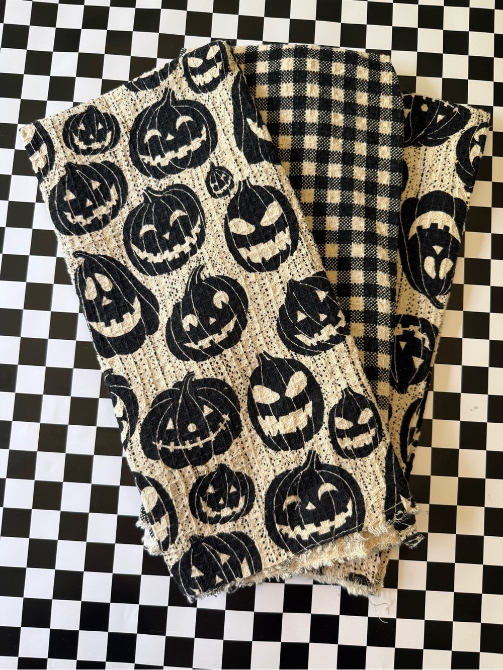 Rachel Zoe Black and Cream Halloween Hand Towels